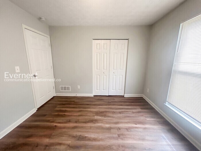 Building Photo - 2132 Briar Glen Ln SW