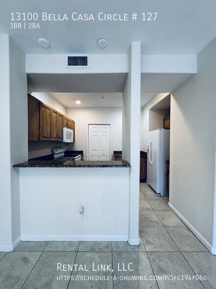 Building Photo - 13100 Bella Casa Cir