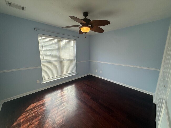 Building Photo - 139 Fox Haven Dr