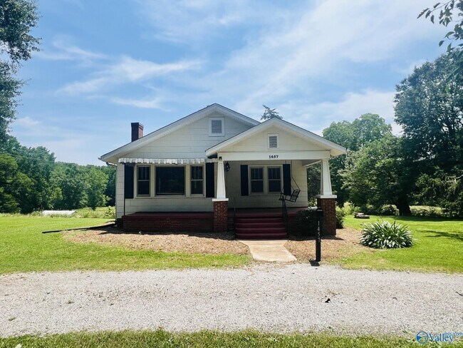 Primary Photo - 1457 Jeff Rd NW