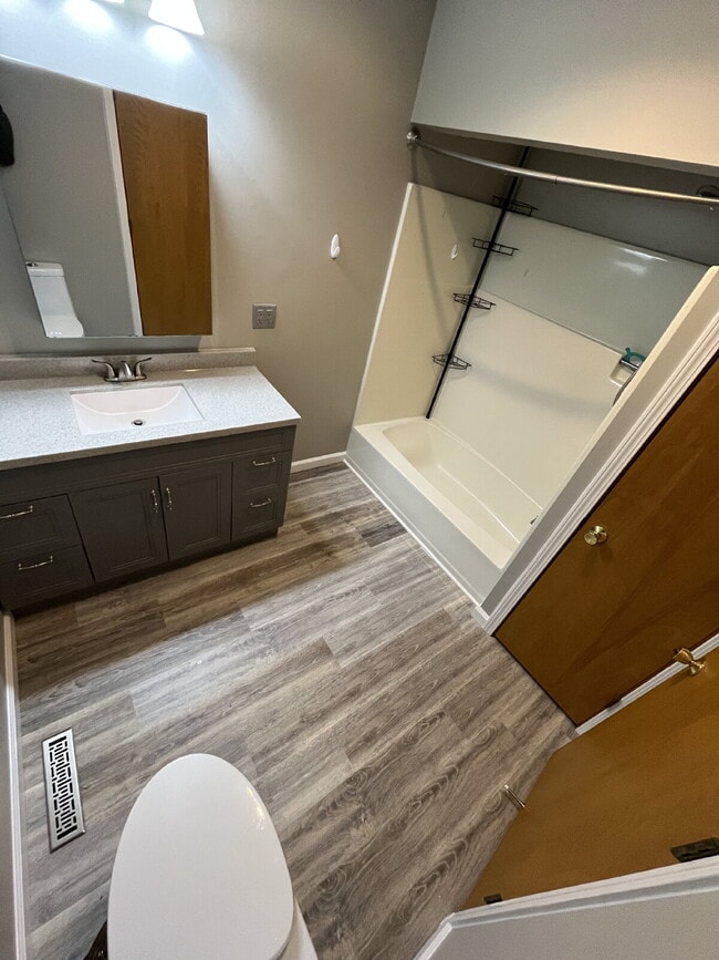 Building Photo - 1331 Spruce Ave