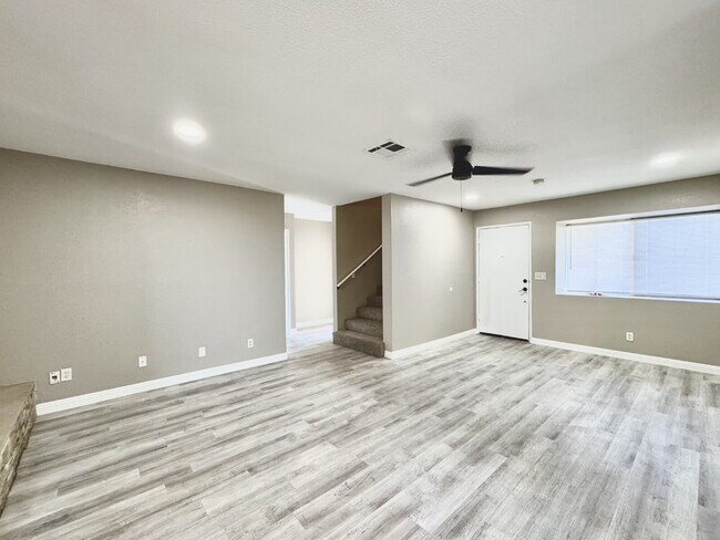 Building Photo - Spacious 4BD/3BA Pool Home with Dual Prima...