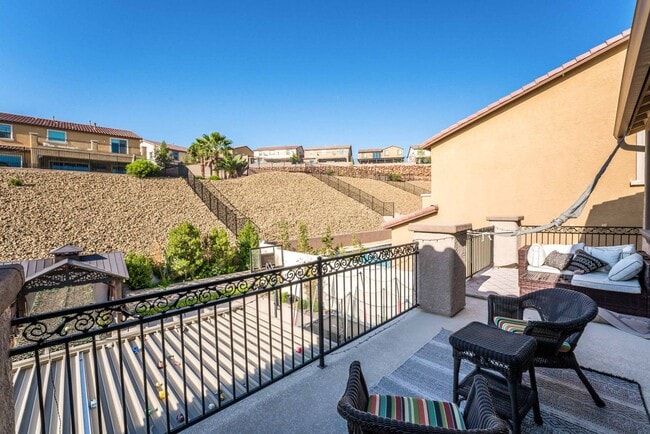 Building Photo - A stunning 4 Bedroom home nestled in the prestigious community in Henderson!
