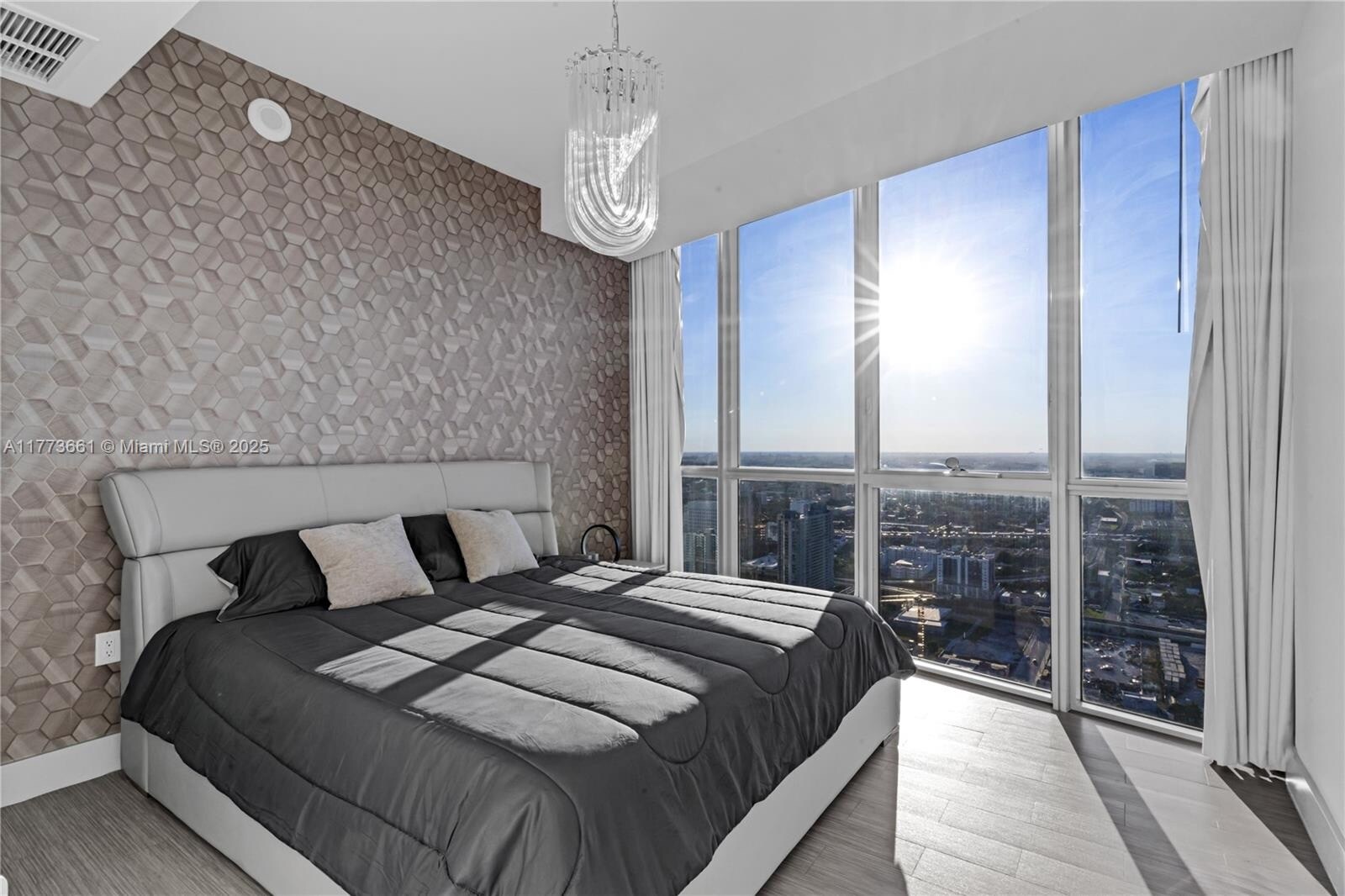 Building Photo - 1100 Biscayne Blvd