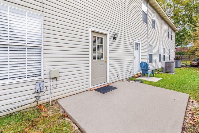 Building Photo - 1828 Sod Dr