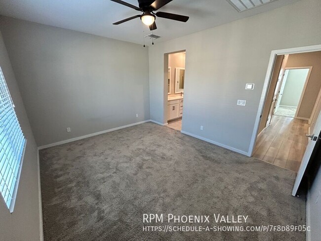 Building Photo - 3 Bed / 2.5 Bath Gilbert Townhome GATED Co...