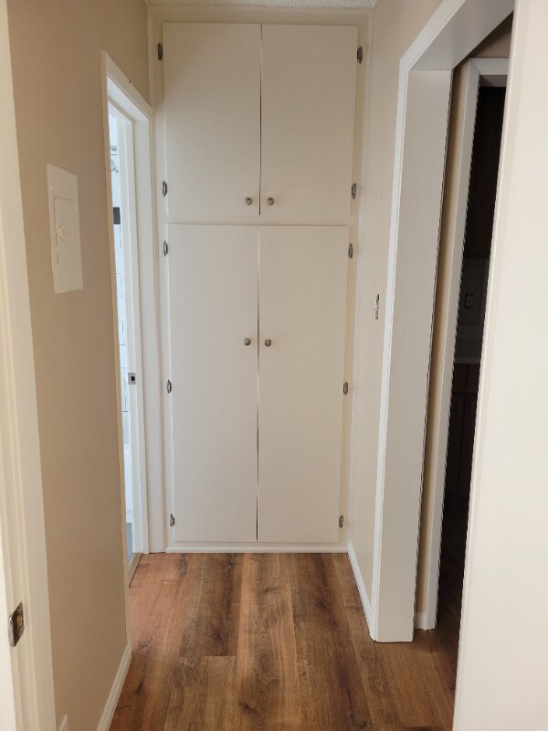 Building Photo - 4075 Oakwood Ave