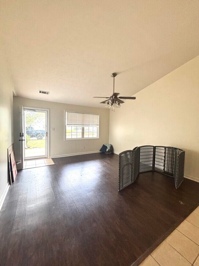 Building Photo - 398 Beryl Dr