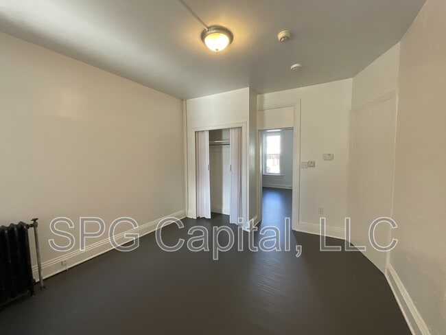 Building Photo - 260 W Jackson St