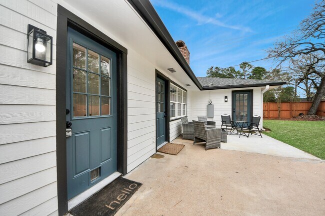 Building Photo - 10003 Briarwild Ln