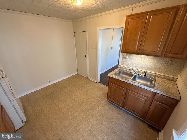 Building Photo - 204 E Portland St