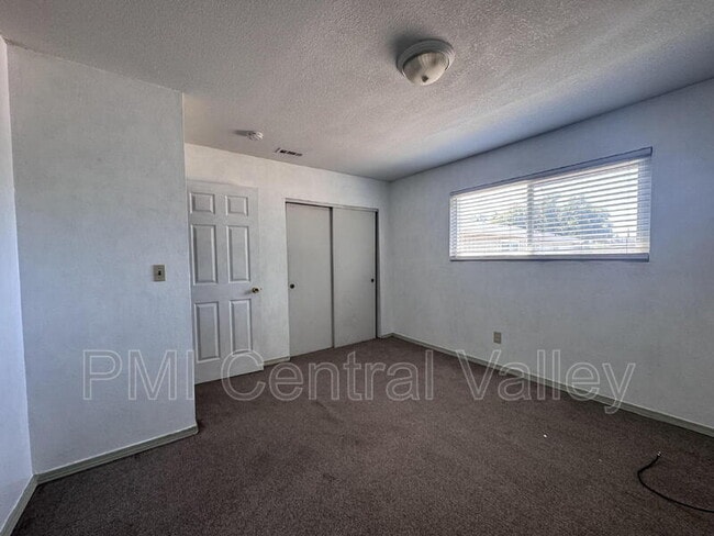 Building Photo - 8920 N El Dorado St