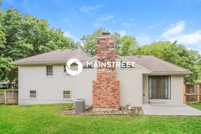 Building Photo - 3 Bedroom Pet-Friendly Home in KANSAS CITY, MO with Main Street Renewal