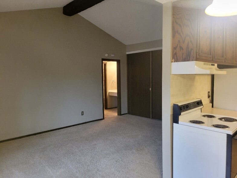 Building Photo - 808 Old Settlers Trl