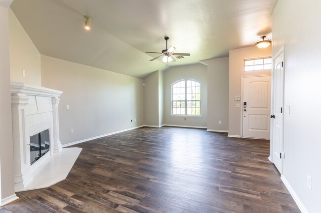 Building Photo - Rent to Own in Edmond!