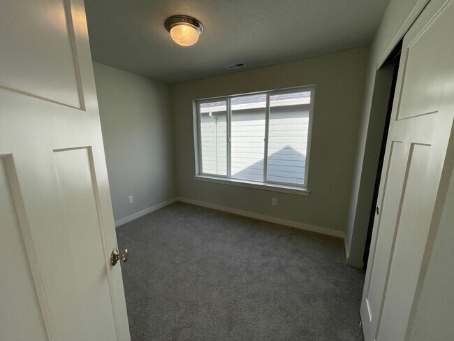 Building Photo - Beautiful 3br/2ba House Available Soon!