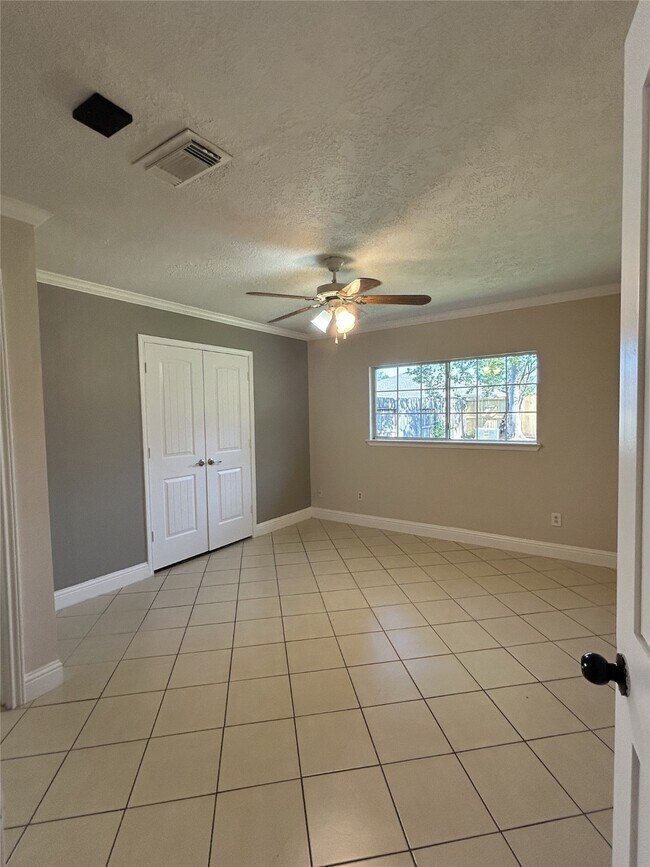 Building Photo - 2715 Spring Canyon Ct
