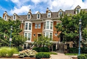 Building Photo - 234 Stetson St