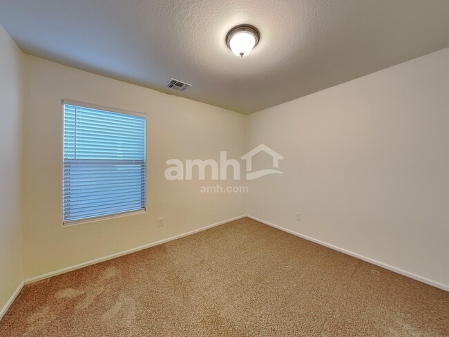 Building Photo - 1033 S Deerfield Ln