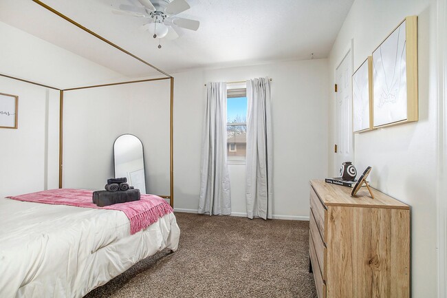 Building Photo - Coming Soon - Fully Furnished 3-Bed, 2-Bat...