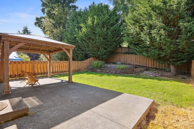 Building Photo - Spacious 3-Bedroom Home in Tumwater – Styl...