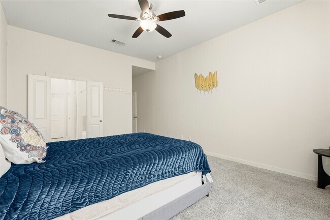 Building Photo - 15647 Roscobie Park Dr