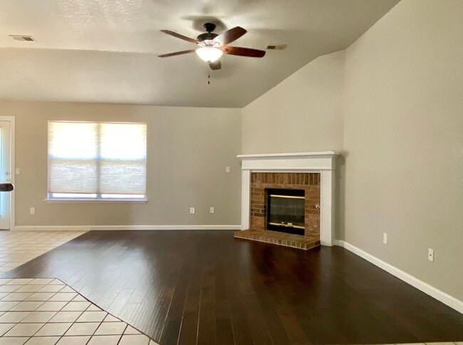 Building Photo - 4 Bed 2.5 Bath in NW OKC // Deer Creek Schools