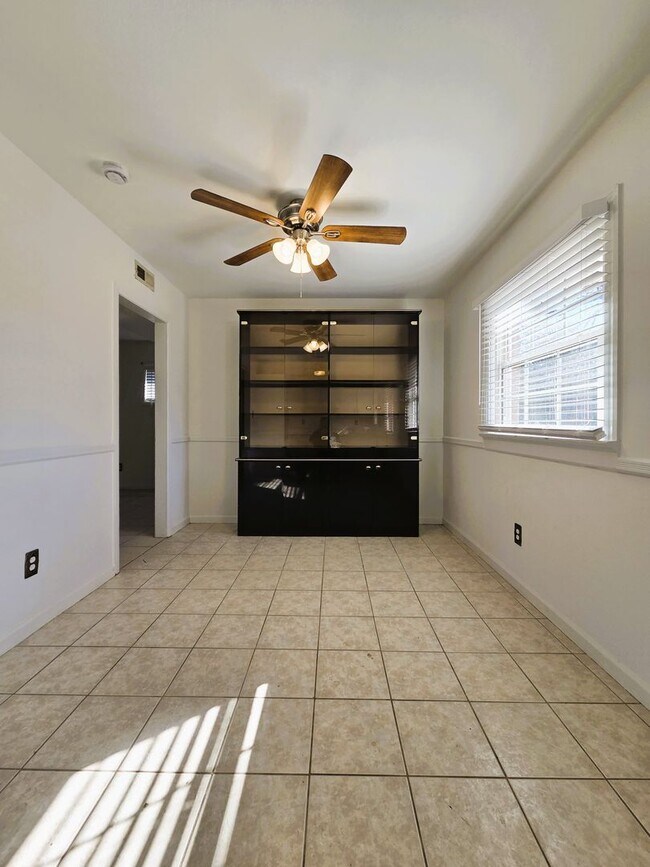 Building Photo - Traditional 4 bedroom cape in Staples Mill and Libbie Road corridor.