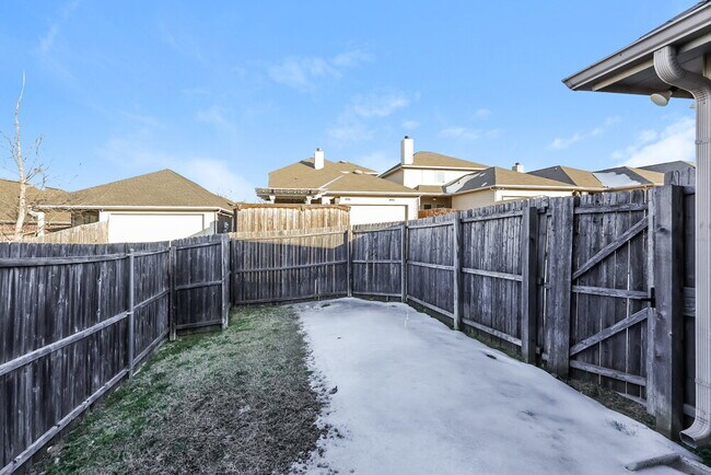 Building Photo - 517 Pawnee St