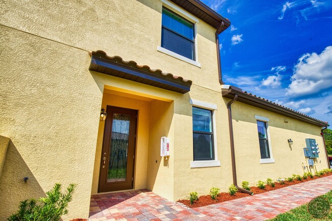 Building Photo - Annual Unfurnished Rental – New Construction Coach Home 3 Bedrooms, 2 Baths, 2 Car Garage, with R...