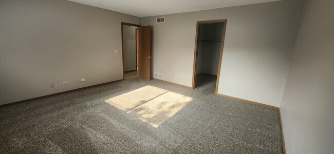 Building Photo - 1812 W Highland Ave