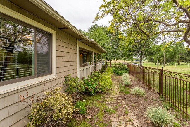 Building Photo - Home on Acreage (horses OK)  for Lease