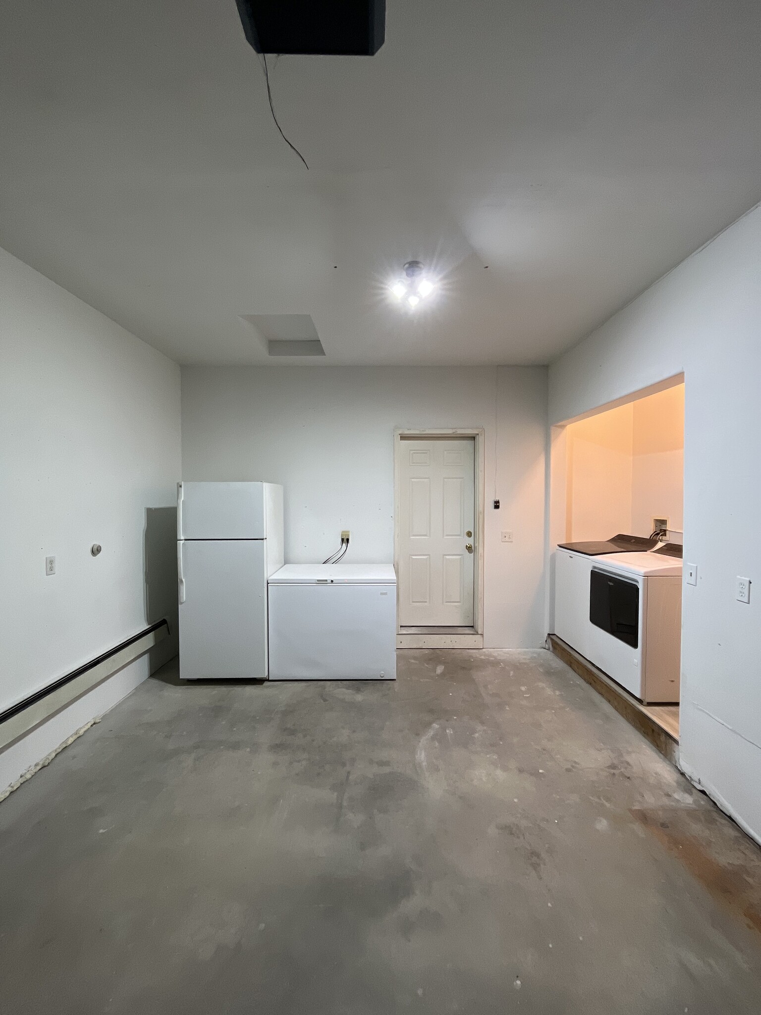 Building Photo - 461 E Heather Way