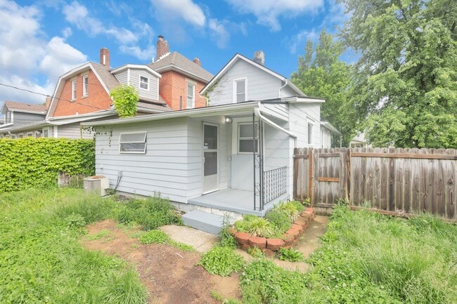 Building Photo - 341 E Markison Ave