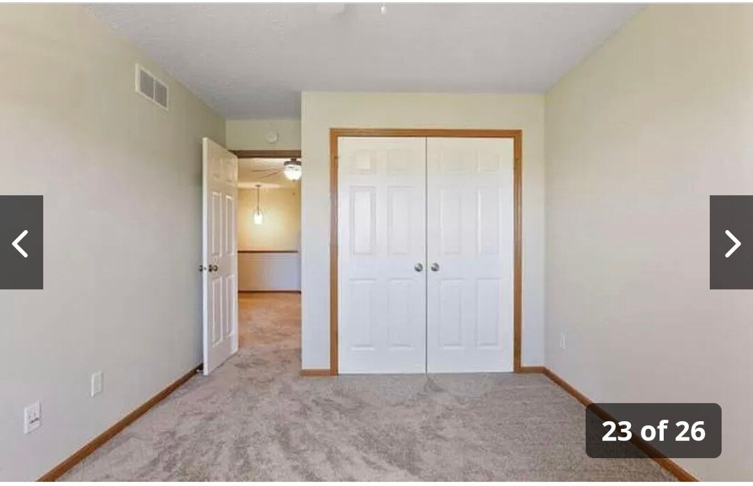 Building Photo - 3239 Oak View Dr