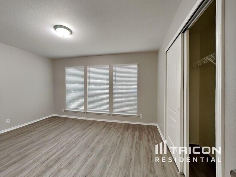 Building Photo - 227 Rock Springs Dr