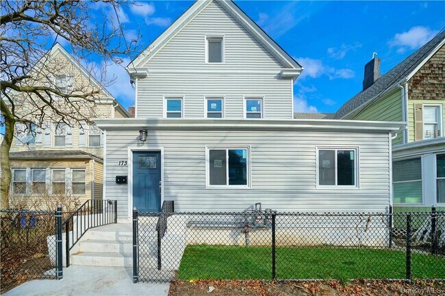Building Photo - 173 Washington St