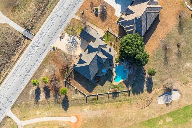 Building Photo - 3404 Comanche Trace Dr