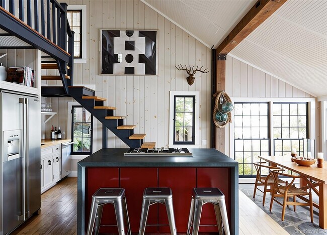 Building Photo - 70 SW Colony Rd