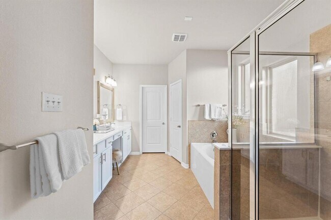 Building Photo - 9415 Vista Falls Ct