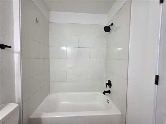 Building Photo - 2404 SE Jayel Terrace