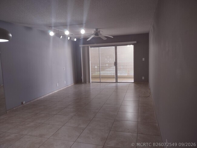 Building Photo - 3212 Strawflower Way