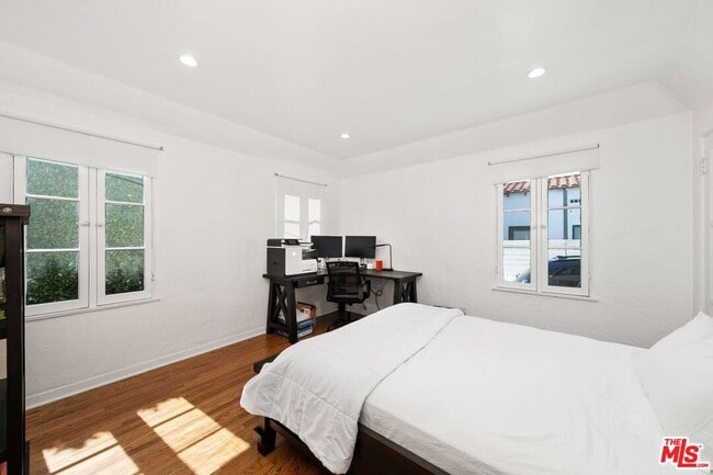 Building Photo - 601 Hayworth Ave