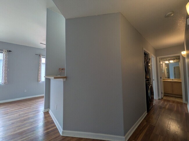 Building Photo - 1049 S Walden Way