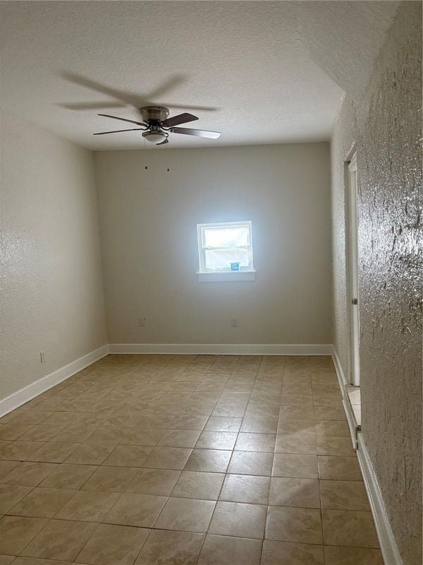 Building Photo - 206 W Idlewild Ave