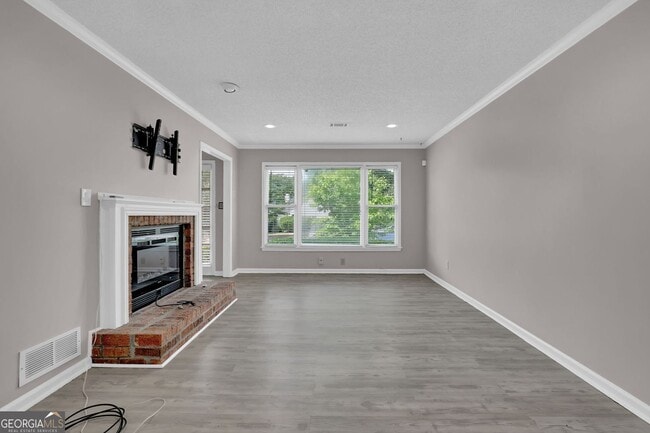 Building Photo - 255 Triple Oaks Dr