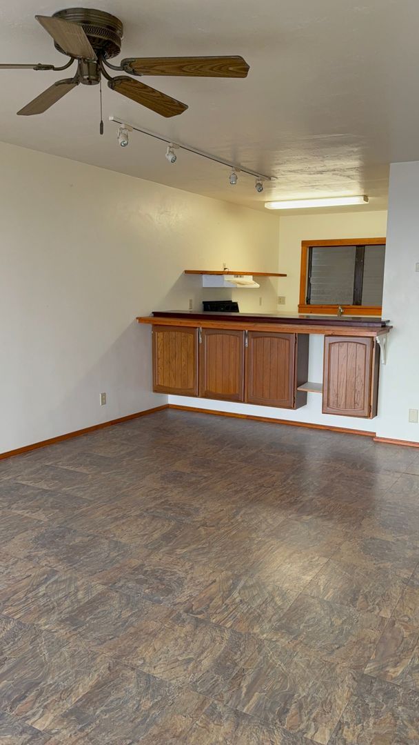 Building Photo - For Rent | 2 Bedroom, 2 bathroom Condo in Kona Eastwind with 1 assigned parking stall