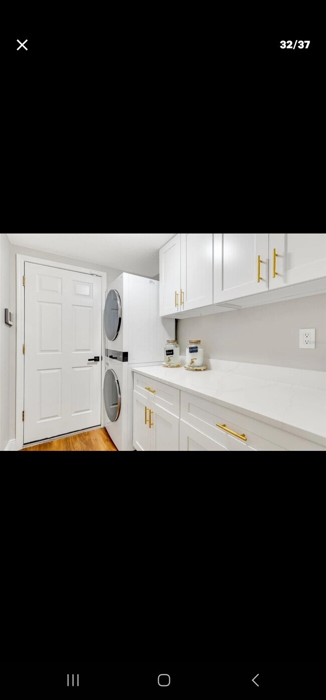 Building Photo - 2707 Scarborough Dr