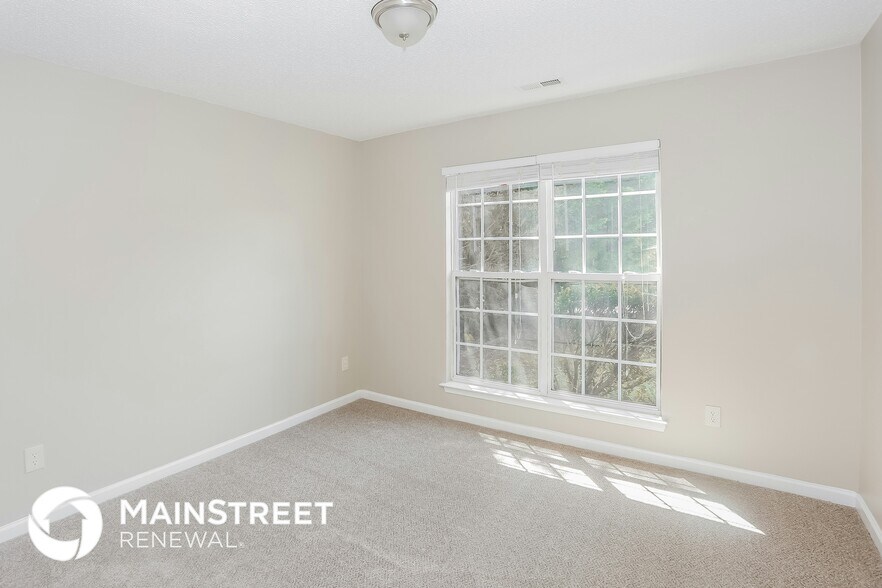 Building Photo - 13503 Willow Falls Rd