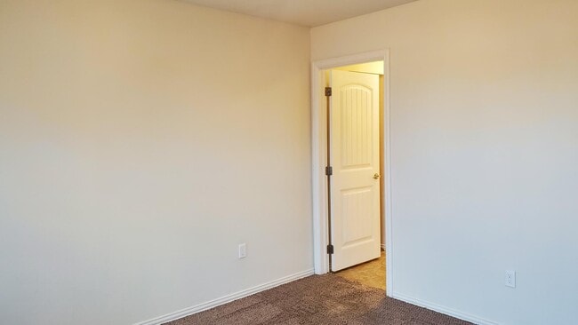 Building Photo - 3621 Scarlet Ln